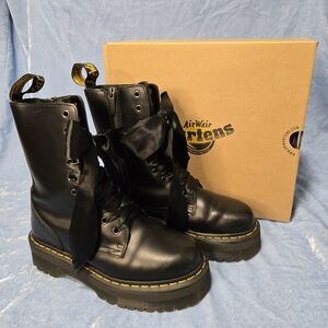 Dr. Martens Black Jadom